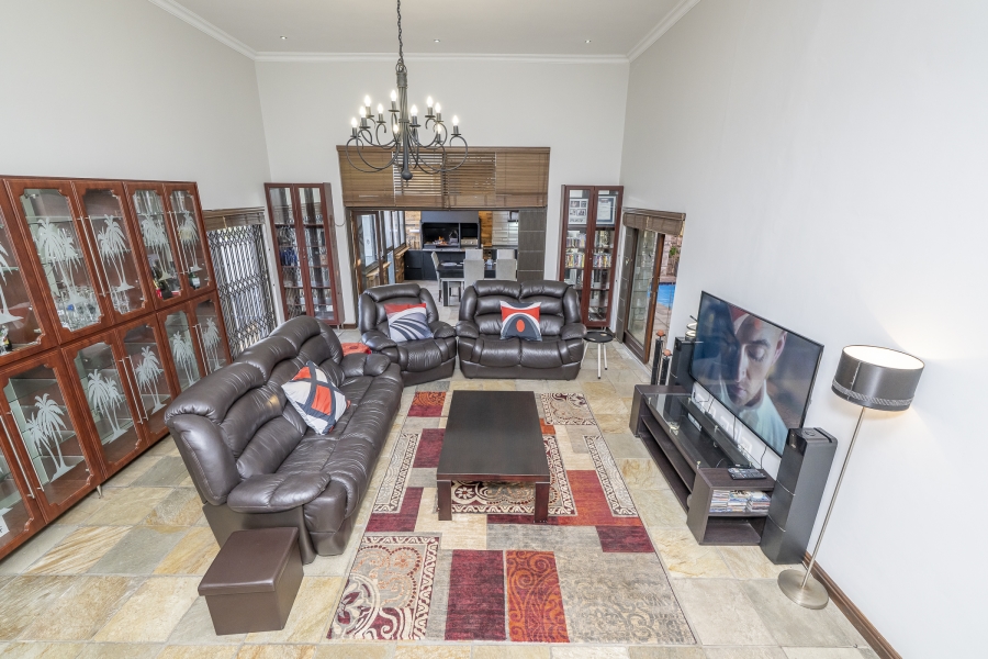 4 Bedroom Property for Sale in Van Riebeeckshof Western Cape